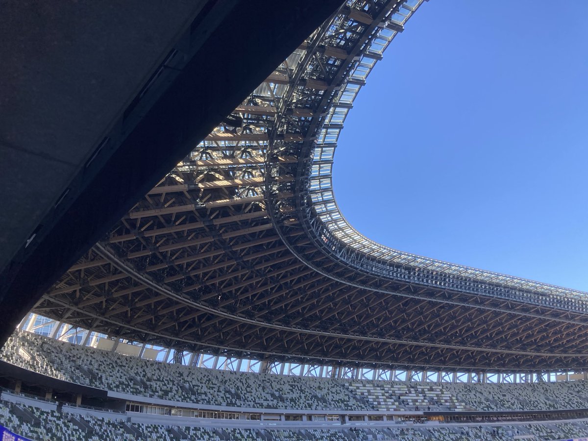 72wassyoi's tweet photo. 今日は国立競技場に行ってきました😀
建て替えしてから初めて！ https://t.co/QuoUqbriqi
