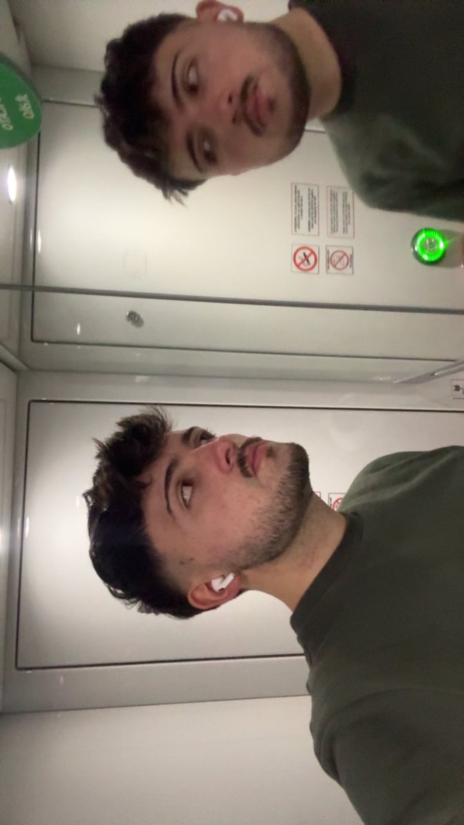 895 FauxParigo tweet media