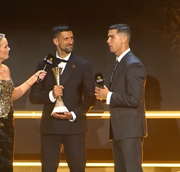 TouchlineX's tweet image. 🚨🗣️ Cristiano Ronaldo: "For me, Novak Djokovic is an EXAMPLE! For me he is an example, longevity, we have similar story."

"He deserves this award because he is an example for this generation, the next generation..."