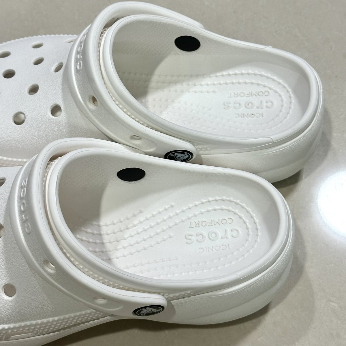 everydaayusedd's tweet photo. ส่งต่อ Crocs Classic Platform Clog (White) ไซส์ M3W5 

📍ราคา 950 รวมส่ง 
- สภาพ 95% ไม่มีตำหนิ ไม่มีรอยเปื้อน ใส่ครั้งเดียวค่า ปล่อยต่อเพราะไม่ค่อยได้ใส่ค่ะ (ทำความสะอาดให้เรียบร้อยค่ะ)

#crocsthailand #crocsth #crocsส่งต่อ #ส่งต่อรองเท้า #ส่งต่อcrocsมือสอง #รองเท้ามือสอง https://t.co/ywyzI0lqrU