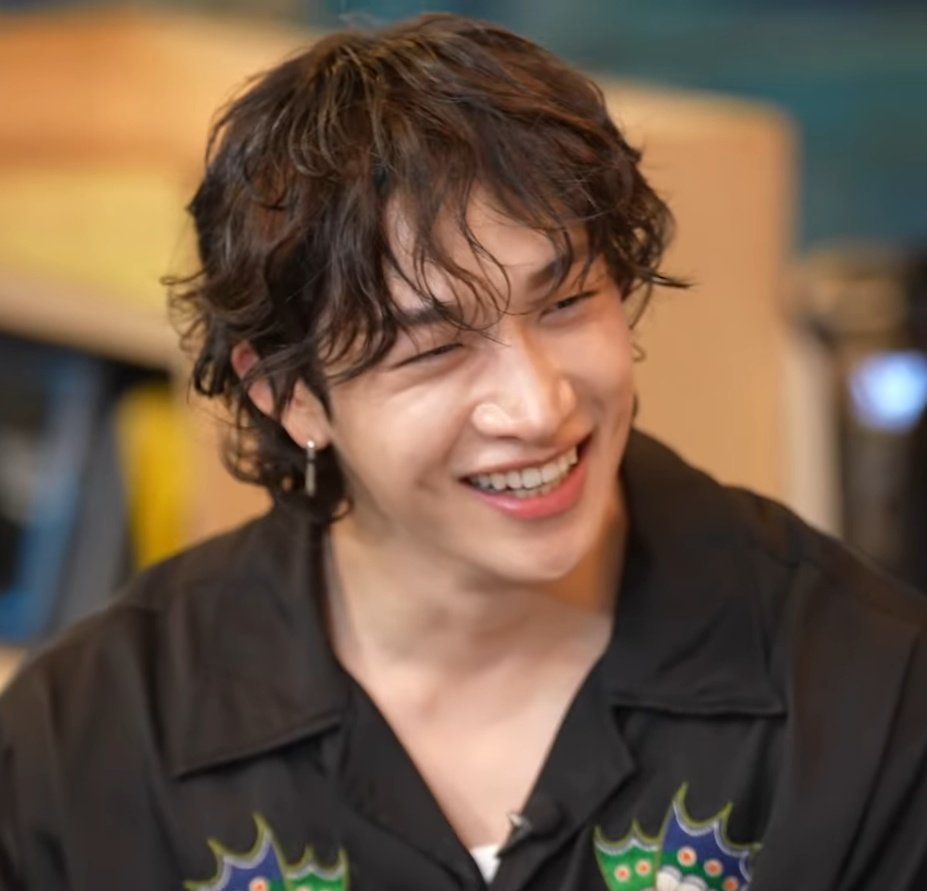 roseshyune's tweet photo. A very important thread of Chan smiling, laughing and just being happy for anyone who needs it ❤️ https://t.co/AVlw4lLSpW