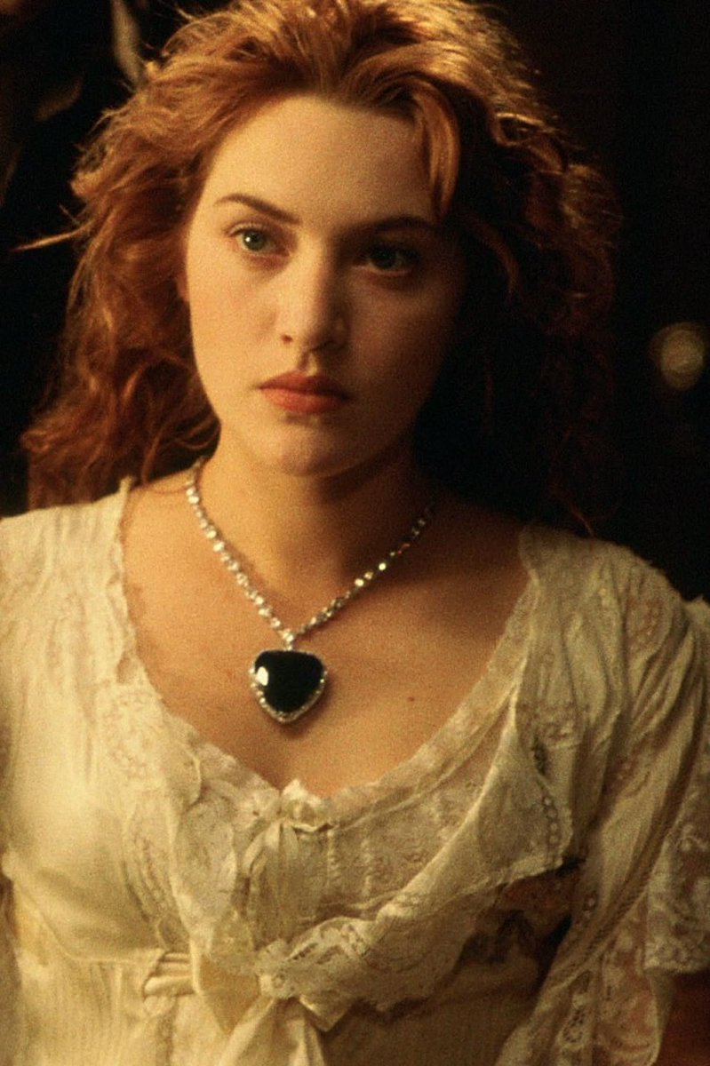 peruccinho's tweet photo. Todo mundo gosta de falar do Leonardo DiCaprio na época do filme, mas eu fico muito mais impressionado com a beleza da Kate Winslet como a Rose. A atriz estava esplêndida #Titanic https://t.co/GP0TEFa5Sf