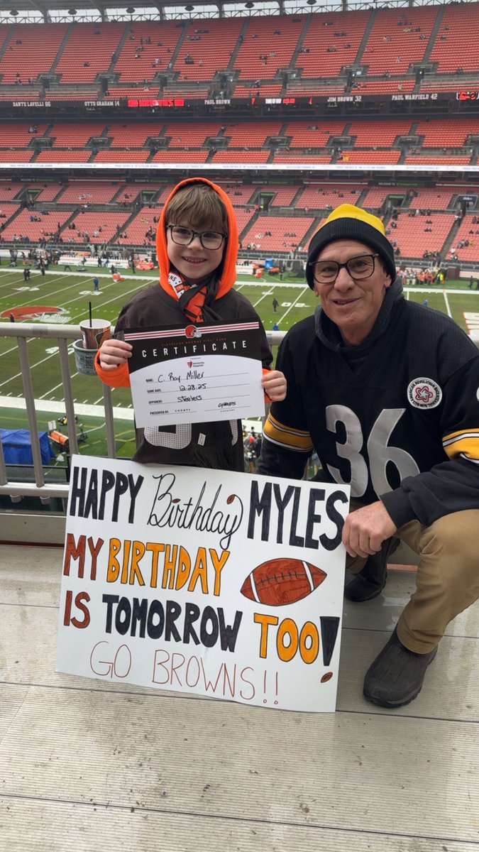Stuart16636264's tweet photo. Let’s get a sack today @Flash_Garrett! Go @Browns! https://t.co/LLNHHJ0ojg