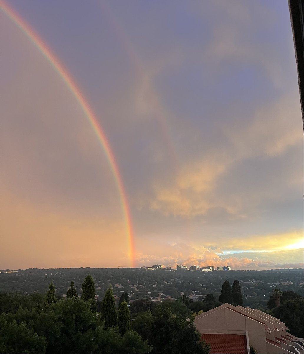 In Johannesburg gab es grad den 3. Regenbogen innerhalb von zwei Tagen (diesmal sogar als spektakulären doppelten Regenbogen) 🌈🤸🏿‍♀️