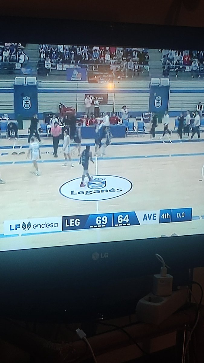 Savir1111's tweet photo. @basketleganes @CompeticionFEB @colgadosdelaro  hemos ganado a PERFUMERIAS AVENIDA!!!! https://t.co/eRnQP1Pzkp
