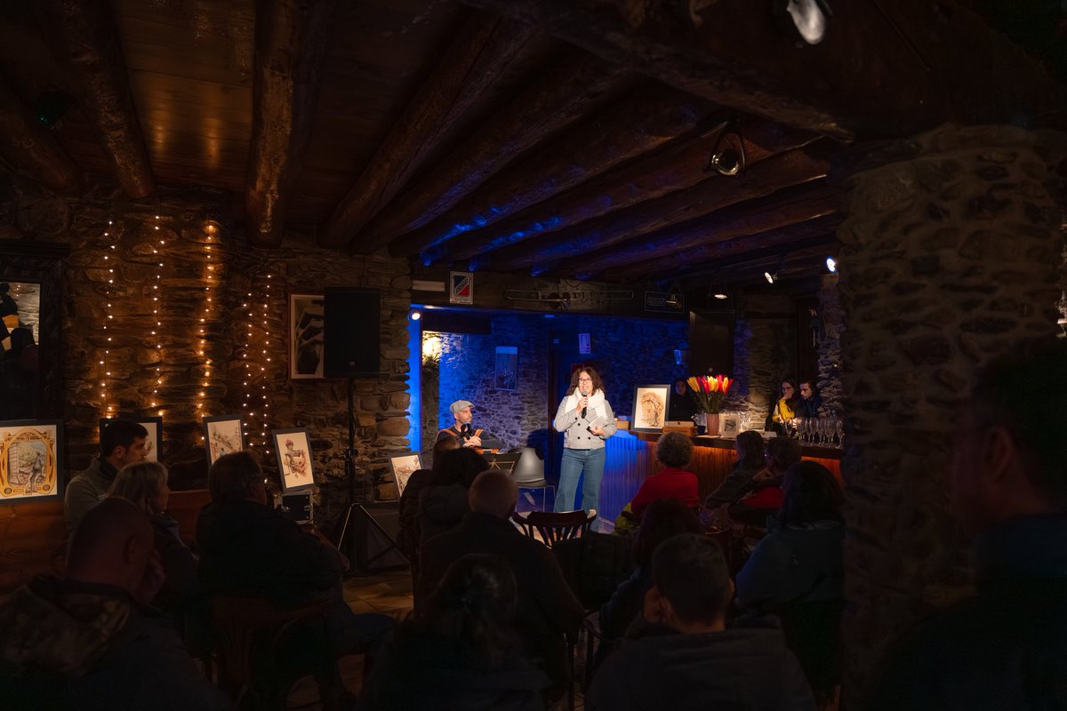 Dansàneu tweet media