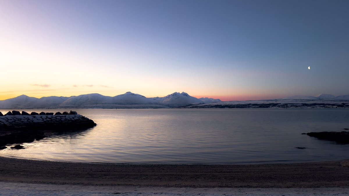 MadzMada's tweet photo. lost in Tromsø https://t.co/5m0J8X9A5q