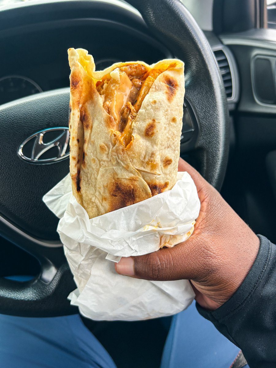 Got the pizza for R40 . The shwarma was also R40.

Location: 4498 zembe road. Vosloorus 📍