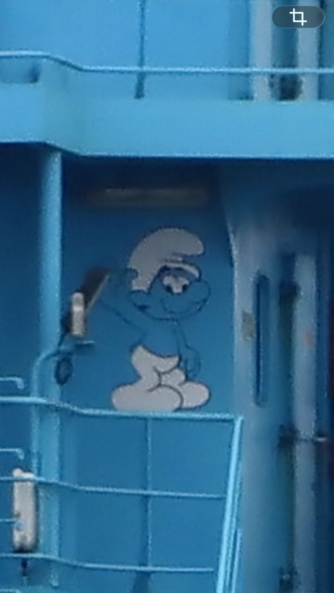 Ich erkenne ein Schlumpfboot sofort 😇  Ich sage Schlumpfboot sofort 💁‍♂️ Ich erkenne #Schlumpf  … aber erst später 😅 aber erkannt 😉 #Seehafen #Rostock 📸 Schwerlastmehrzweckschiff MERI von MERIAURA 📸