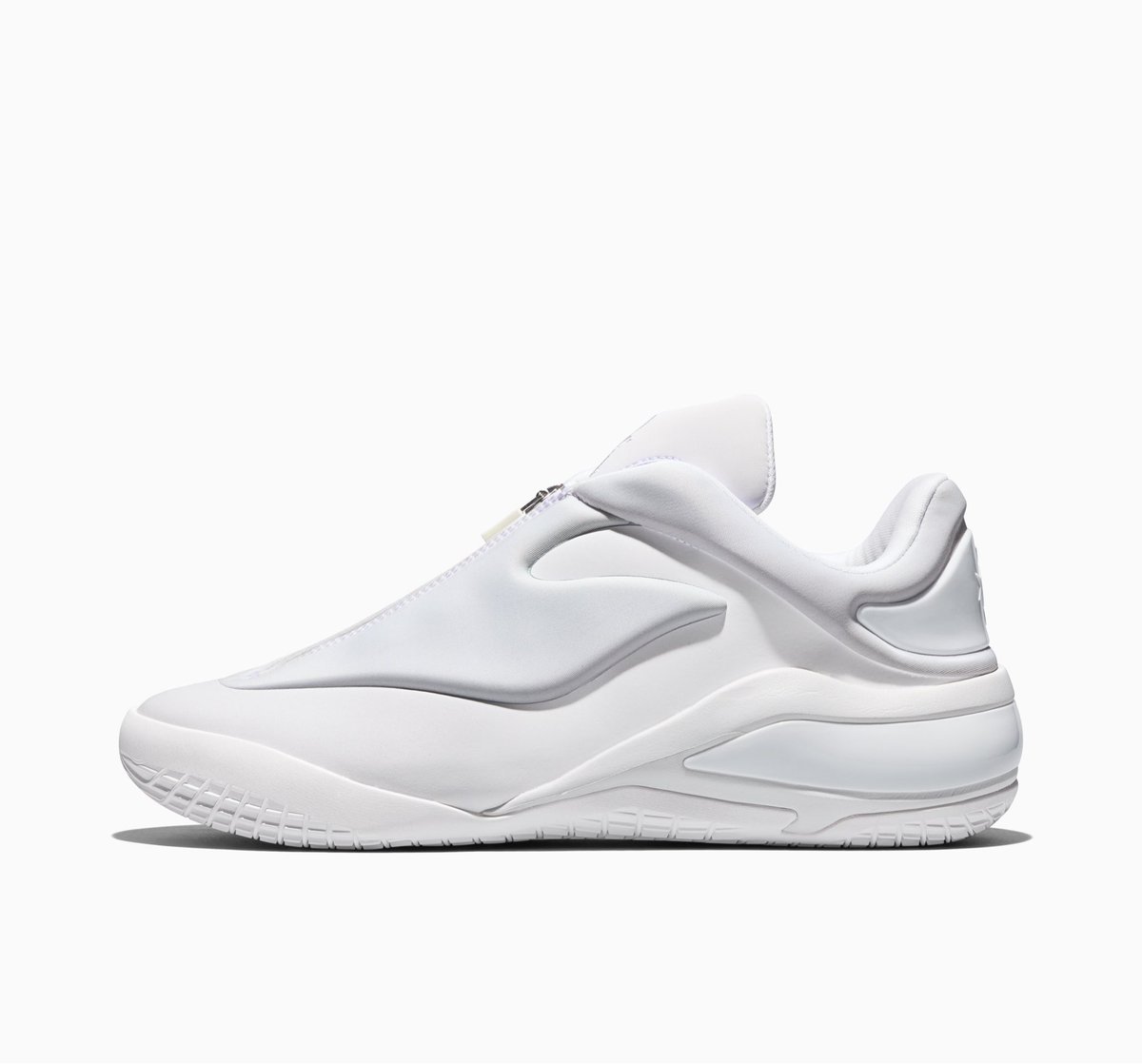 SoleRetriever's tweet image. CLEAN SLATE: After a year full of milestones, Converse and Shai are turning the page with CLEAN SLATE — an all-white colorway that signals fresh starts, renewal, and the mindset to create space for progress. ❄️❄️❄️ @shaiglalex