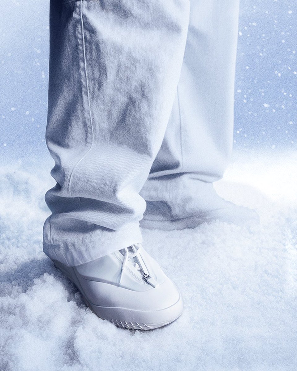 SoleRetriever's tweet image. CLEAN SLATE: After a year full of milestones, Converse and Shai are turning the page with CLEAN SLATE — an all-white colorway that signals fresh starts, renewal, and the mindset to create space for progress. ❄️❄️❄️ @shaiglalex