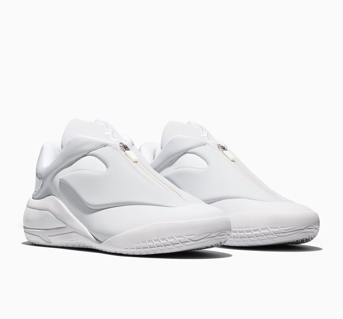 SoleRetriever's tweet image. CLEAN SLATE: After a year full of milestones, Converse and Shai are turning the page with CLEAN SLATE — an all-white colorway that signals fresh starts, renewal, and the mindset to create space for progress. ❄️❄️❄️ @shaiglalex