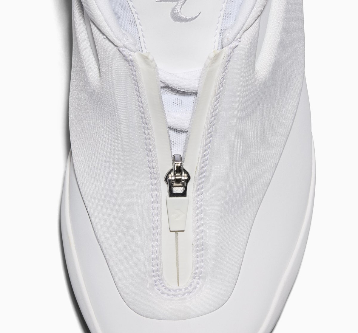 SoleRetriever's tweet image. This colorway drops on January 2nd for $130 ✍️✍️✍️