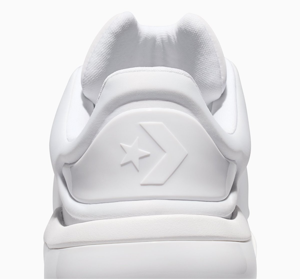 SoleRetriever's tweet image. This colorway drops on January 2nd for $130 ✍️✍️✍️