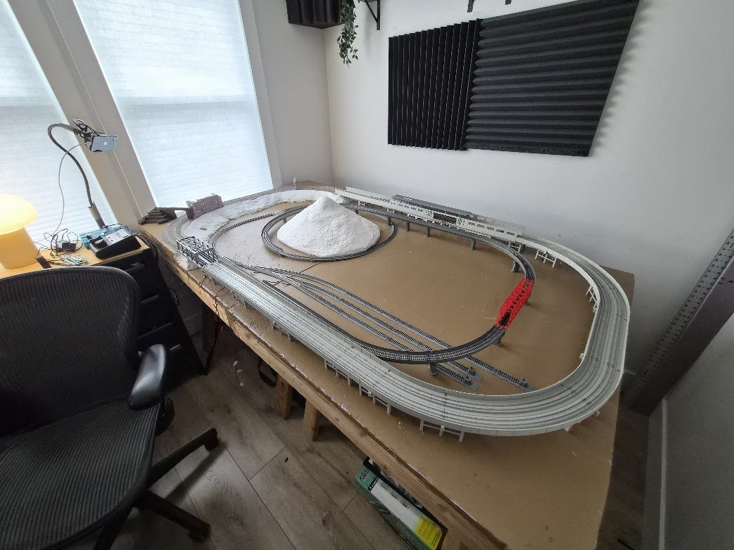 aEvilcat's tweet image. MODEL TRAINS, DAY TWO, scenery time

twitch.tv/aevilcat