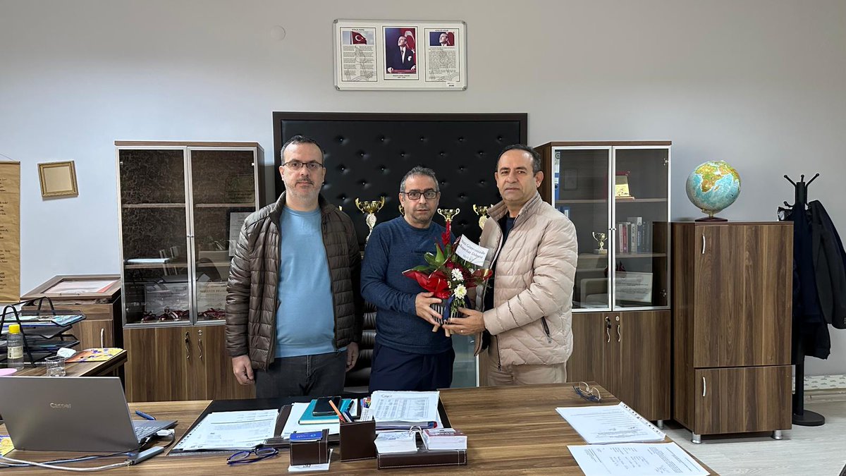 Hacı Sevim Yıldız İlkokulu Müdürü İsmet AKARSU ve Hacı Sevim Yıldız 3 Ticaret MTAL Müdürü Murat BOZTAŞ'ı ziyaret ederek yeni görevlerinde başarılar diledik. 
#hsy2mtal 
#kampüsünyıldızı 
#öndevehepönce