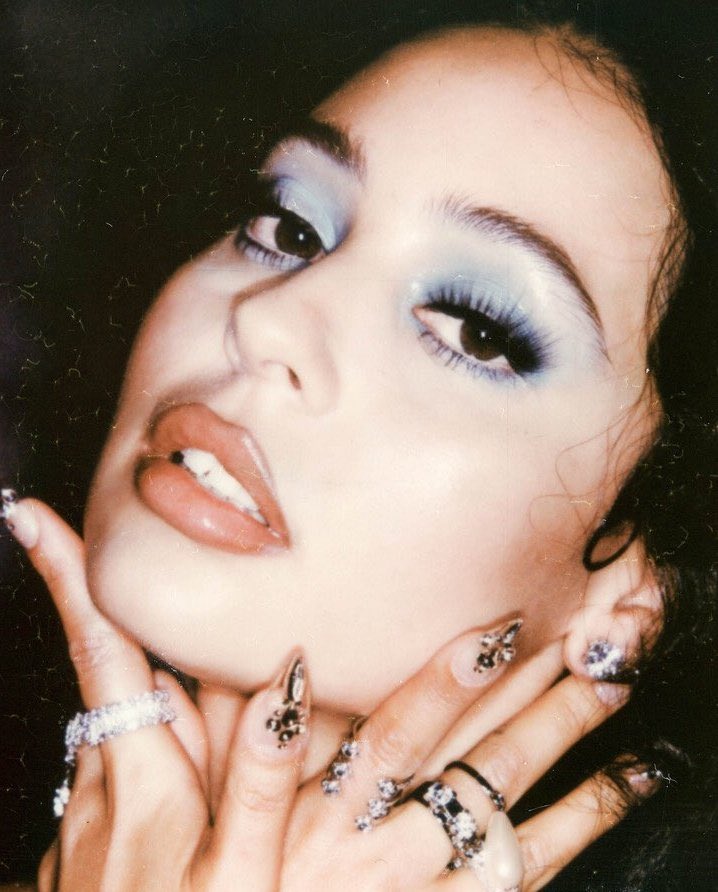 alexafiles's tweet image. alexa demie for office magazine (2019)