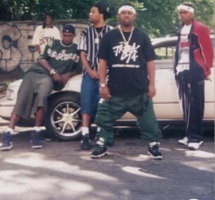 _ValTown_'s tweet photo. Inspectah Deck, Method Man, Raekwon &amp; Nas. 

Park Hill, Staten Island, 1995. https://t.co/9LY1yMvckI