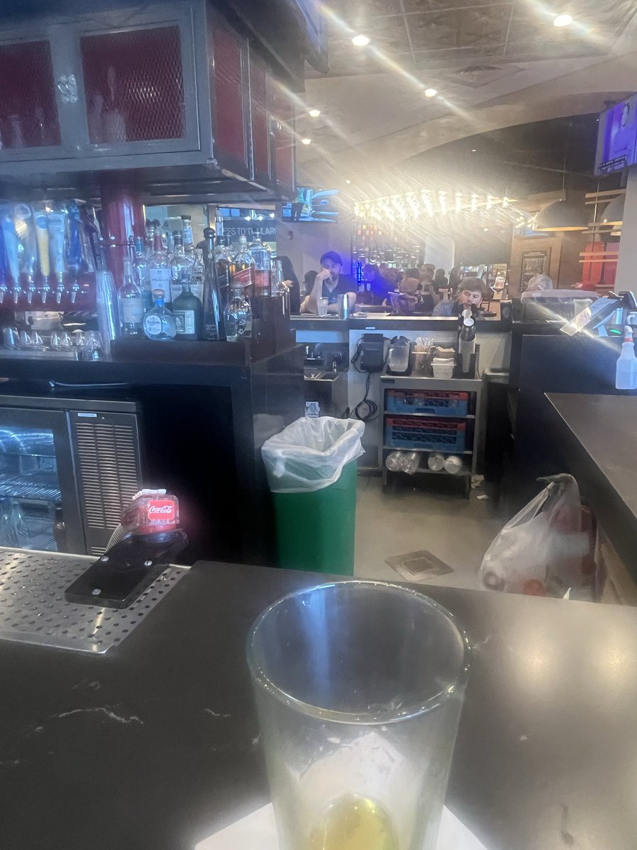 LockertonM's tweet photo. Chilis - Miami international

You guys know I love a good chilis. This is not a good chilis. The music choice is suspect. At times it captures the spirit of Miami but really it’s all over the place. It’s nfl Sunday and we got a dog show on the TV. 
6.3/10 https://t.co/cfpvTEueYY