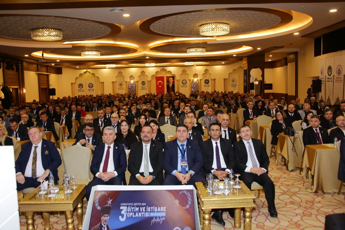 leventkuruoglu's tweet photo. Hürriyetçi Eğitim Sen 3. Eğitim ve İstişare Toplantımızı, ülkemizin dört bir yanından gelen yöneticilerimizin katılımıyla büyük bir coşkuyla gerçekleştirdik.
31 bin üyeye ulaşmamız; inanan, emek veren tüm yöneticilerimizin ve bize güvenen üyelerimizin ortak başarısıdır. Her birinize yürekten teşekkür ediyorum.
Şimdi yeni hedefimiz net: 100 bin üye.