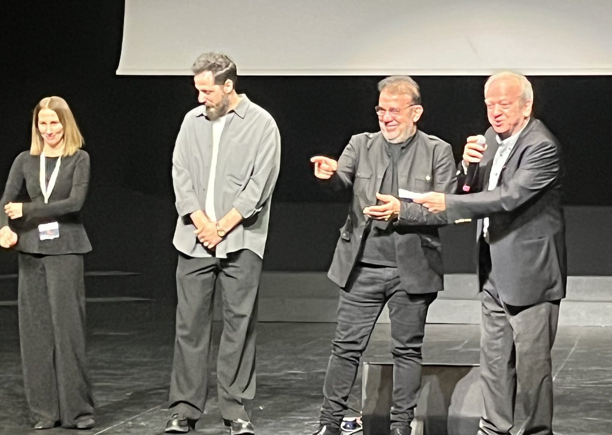 Minas3401's tweet image. Bu akşam Avukat Sn.Şerafettin Can Atalay Belgeselini seyretme şansım oldu. Bir yandan gözyaşlarımı tutamadım bir yanda son 20 yıl gözlerimden şöyle bir film şeridi gibi

Çok güzel bir belgesel Atalay ailesine sonsuz saygılar diyorum bu inanç ve sevgileri herkese yayılmalı