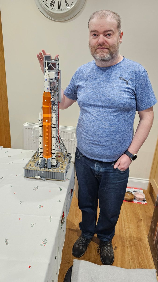 sandygers's tweet image. @LEGO_Group @NASA Artemis Launch Set completed with light kit.