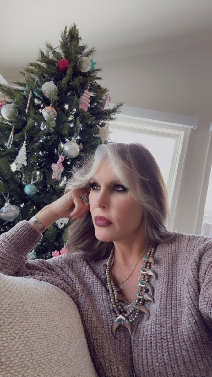 GoddessPhoenix1's tweet image. A day of reflection
“ I release what no longer serves me and allow my legacy to inspire greatness—within myself and others.”

“To my friends &amp;amp; colleagues and treasured followers, if you were asked to say one positive thing about me what would it be ? “ #LegacyLeadership #Femdom