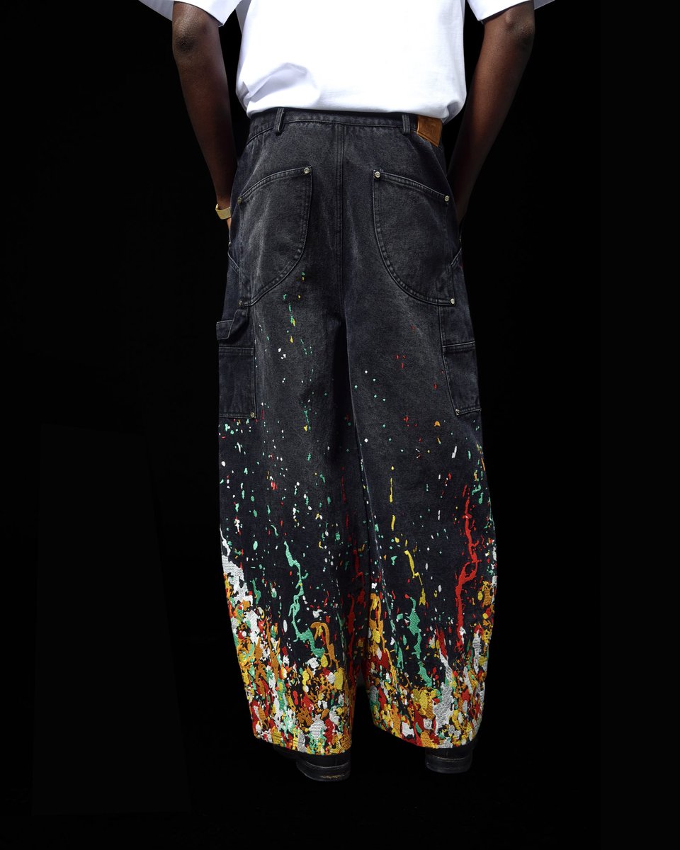 house_of_errors's tweet image. There is no paint on these jeans, just 1.5 million embroidery stitches.

Releasing Saturday.