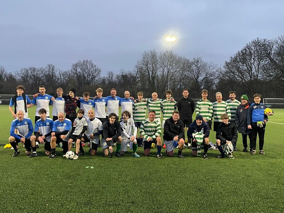 HTFCDevelopment's tweet image. Great turn out for the Dads and sons Harpenden Town Vets kickabout this afternoon.

Players back from Loughborough, Notts Uni, Nottingham Trent, Essex Uni &amp;amp; from Town Devs, EJA, &amp;amp; Harpenden Colts joined in good standard football played in a terrific spirit 🎄