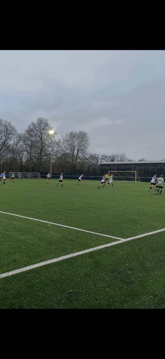 HTFCDevelopment's tweet image. Great turn out for the Dads and sons Harpenden Town Vets kickabout this afternoon.

Players back from Loughborough, Notts Uni, Nottingham Trent, Essex Uni &amp;amp; from Town Devs, EJA, &amp;amp; Harpenden Colts joined in good standard football played in a terrific spirit 🎄