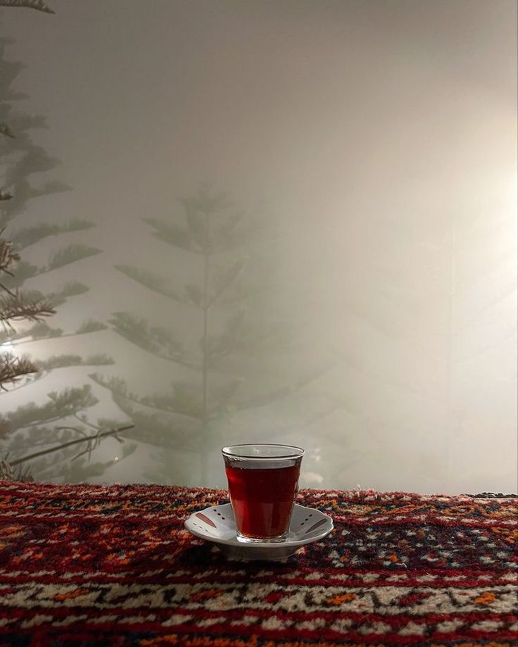 "Nasıl sevdiyse öyle kalmalı insan,
Değişmek mevsimlere yakışır .."

مساء الخير '💌