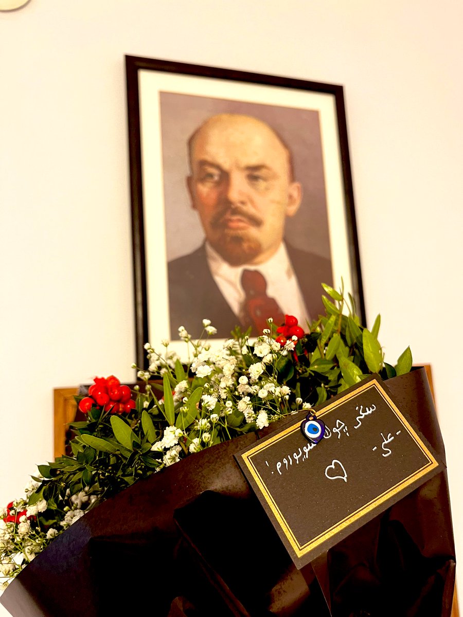 Solcu erkeklerde gayet romantik olabiliyor.