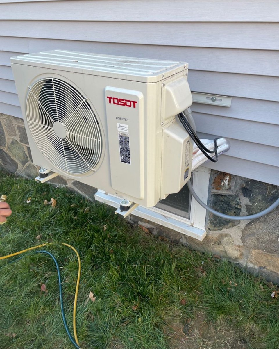 NotturnoHome's tweet image. Our team completed this install by running a new lineset for two mini-split heads and adding communication wiring from the condenser to each head, ensuring reliable performance and proper system operation.

508-306-8625

#CompleteHomeComfortCompany #NotturnoHomeServices #AC