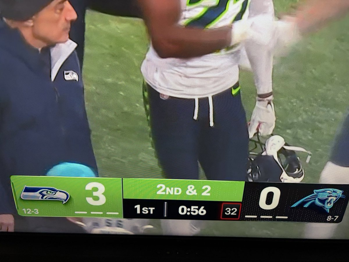 AustinRobots's tweet image. Elite tier scorebug by CBS today