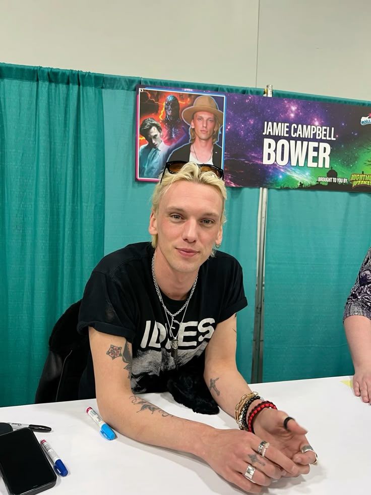 (ǝı̣ʇsǝq sǝı̣ɯɐſ) ssı̣ꓶ🌙 tweet media