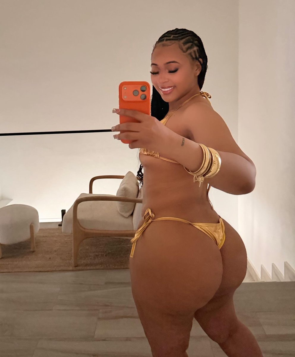 Naomi 💋 tweet media