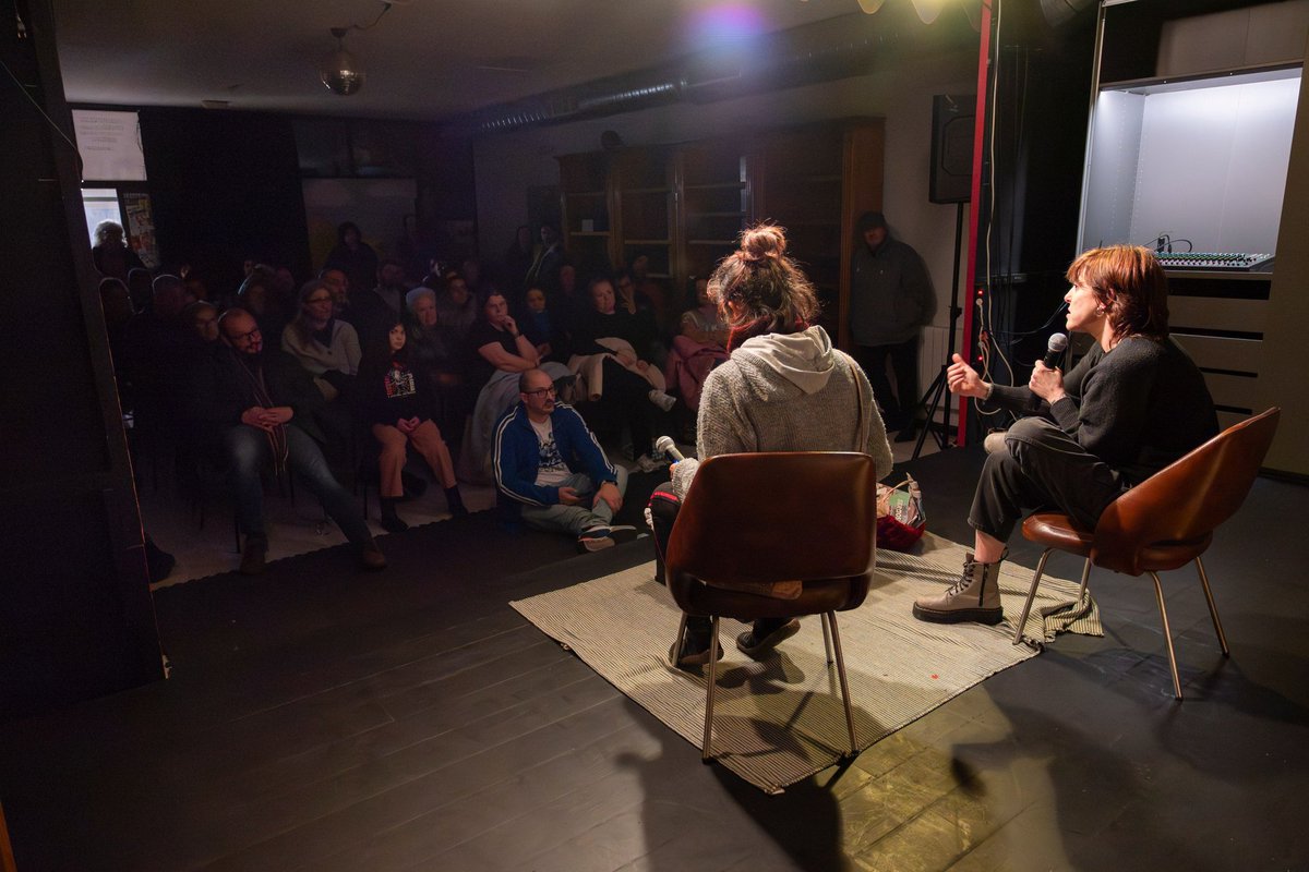 📷 Apresentaçom de "Nadando na incerteza" de Sés na passada sexta-feira, 26 de dezembro, no Centro Social
