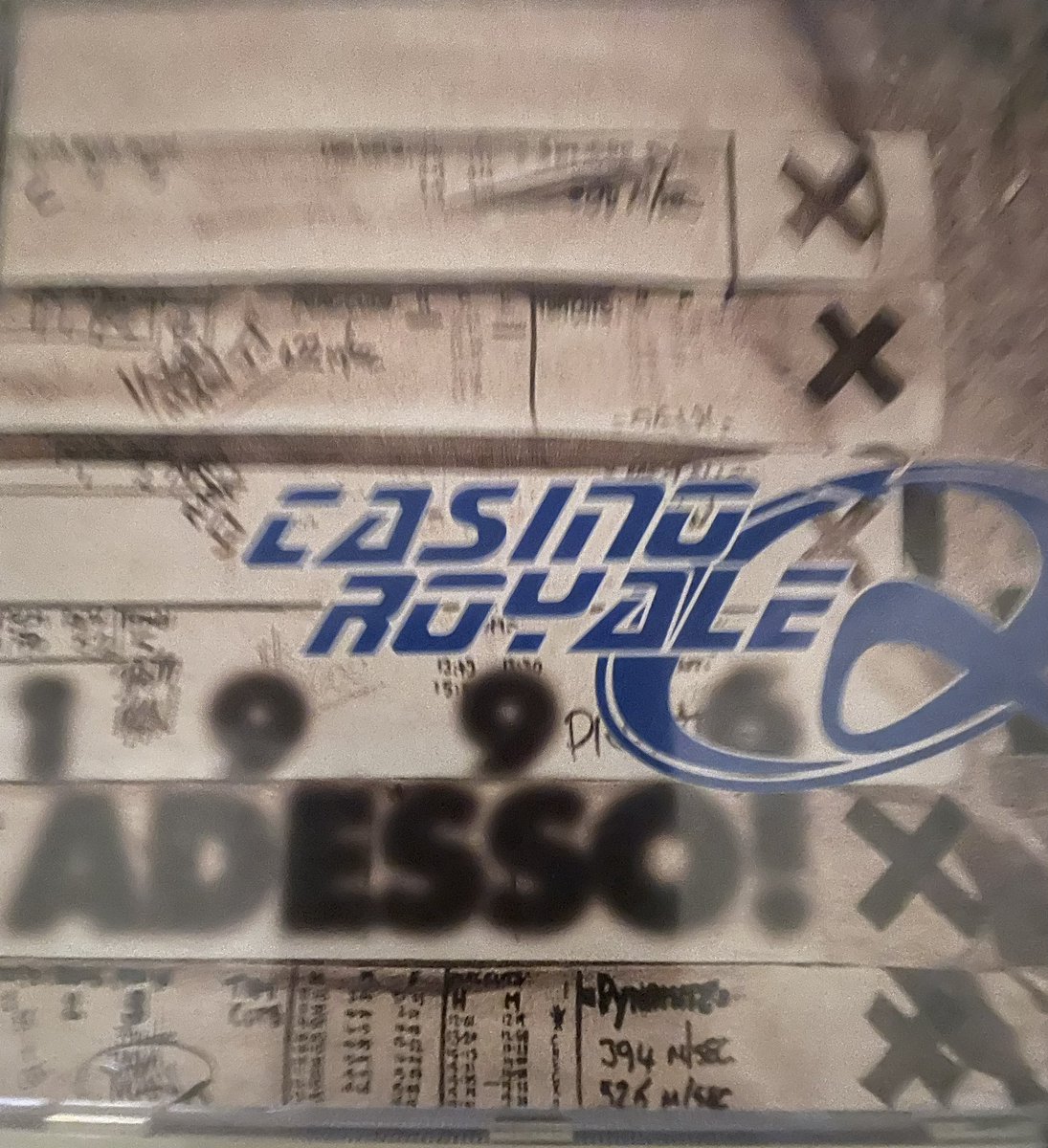 Lo hanno fatto uscire di nuovo ora in versione vinile, questo x me è il miglior live album italiano. Fotografia degli anni 90, e della miglior band italiana di quei tempi: i milanesi Casino Royale, quelli di Alioscia e Giuliano Palma