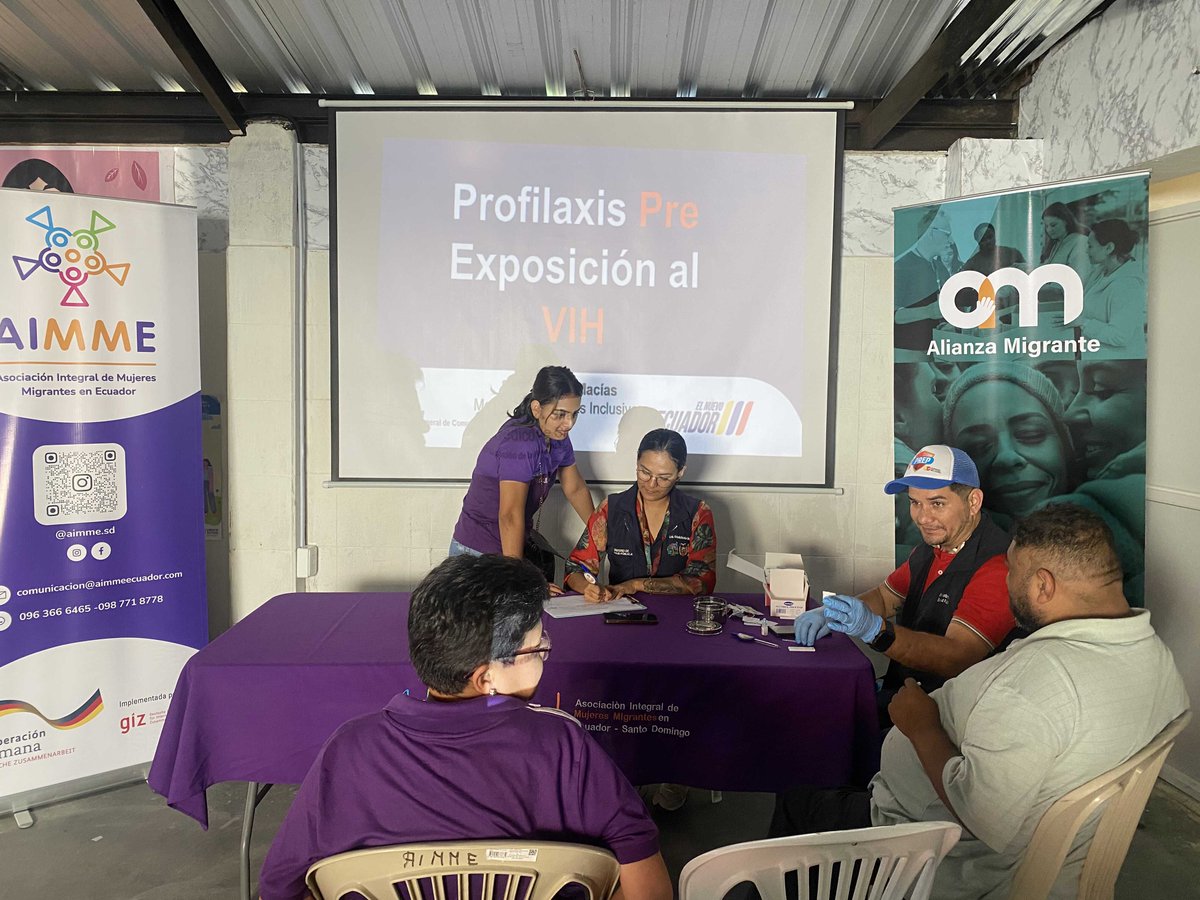 AimmeSd's tweet photo. Así cerramos los #16DíasdeActivismo contra la Violencia hacia las Mujeres.
Realizamos una charla preventiva sobre #VIH, un espacio para fortalecer conocimientos y promover decisiones informadas sobre nuestro cuerpo y bienestar. #AIMME https://t.co/9R5XttChOj