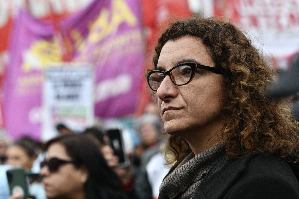 AGD UBA repudia el procesamiento contra la diputada Vanina Biasi

Por la libertad de expresión y por el derecho a denunciar el genocidio en Gaza

La decisión del juez Rafecas de elevar a juicio oral la causa contra Vanina Biasi, actual legisladora porteña por el Frente (...)