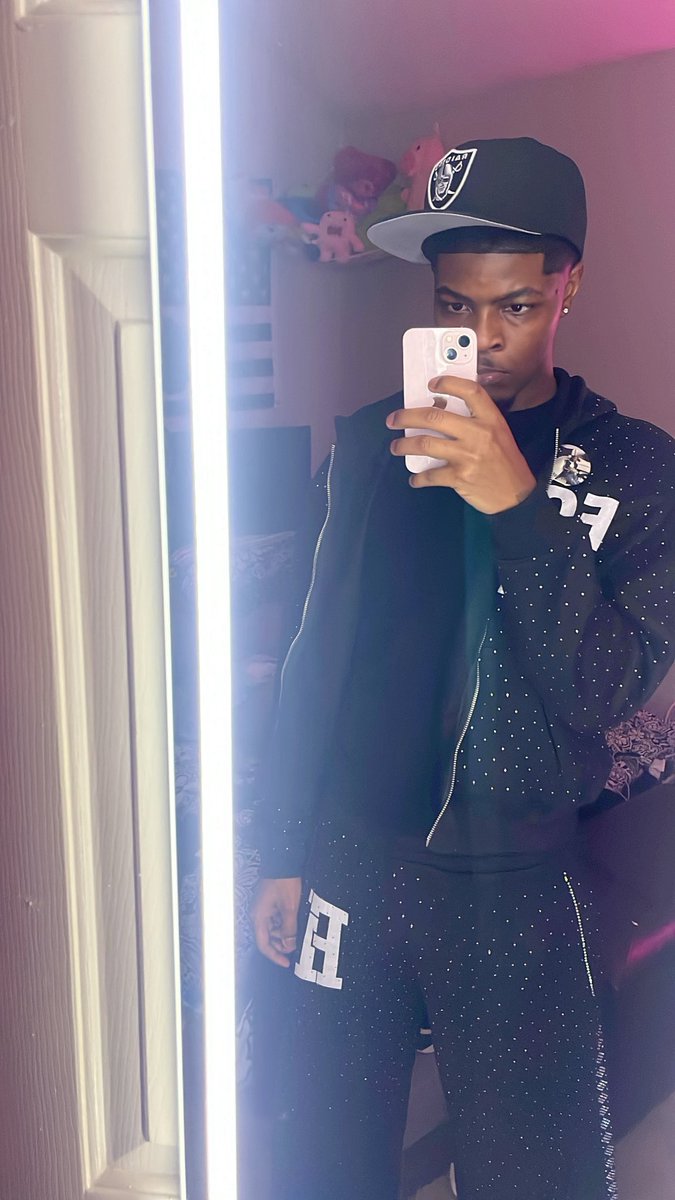 VL5 (@pglizzy8800x) on Twitter photo 