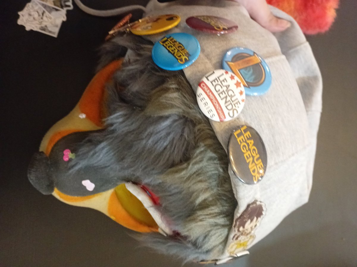 so many new pins on Carnage's head (⁠ㆁ⁠ω⁠ㆁ⁠)