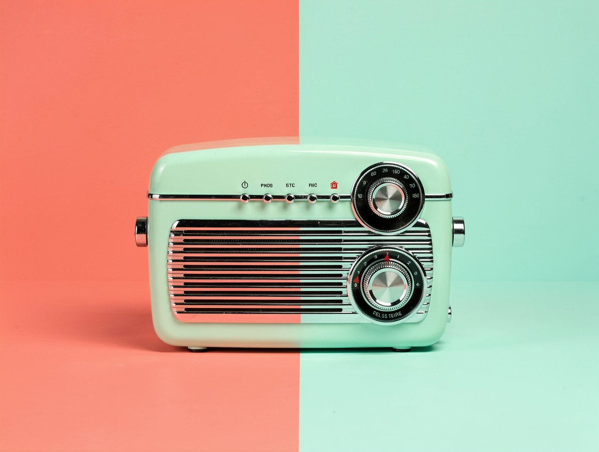 AllaAisling's tweet image. Prompt Studio: Color Block Product Photography, with FLUX.2 in @AdobeFirefly 

[PRODUCT] placed within bold color-blocked environment, [complementary or contrasting color scheme], hard edges between color zones, graphic design influence, pop art aesthetic, flat lighting,…