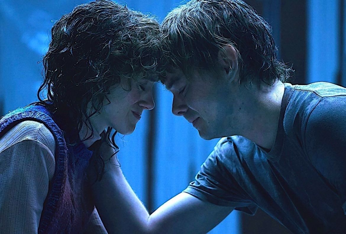 StrangerNews11's tweet photo. The Duffer Brothers took the longest to write two scenes:

1. Will Byers coming out

2. Nancy and Jonathan breaking up

Thoughts on either of them? https://t.co/BjxiCoTkXF