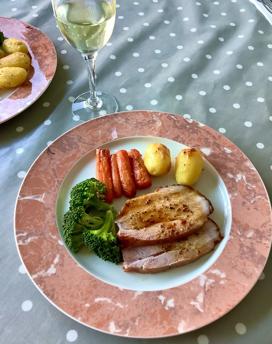 Mike prepared Christmas lunch beautifully by himself whilst I was reading a book. 
It will be my turn to make New Year’s Day lunch. I’m checking my trusted recipes. It will be definitely traditional Japanese. Also I like to make deserts with frozen chestnuts. But what?
#food