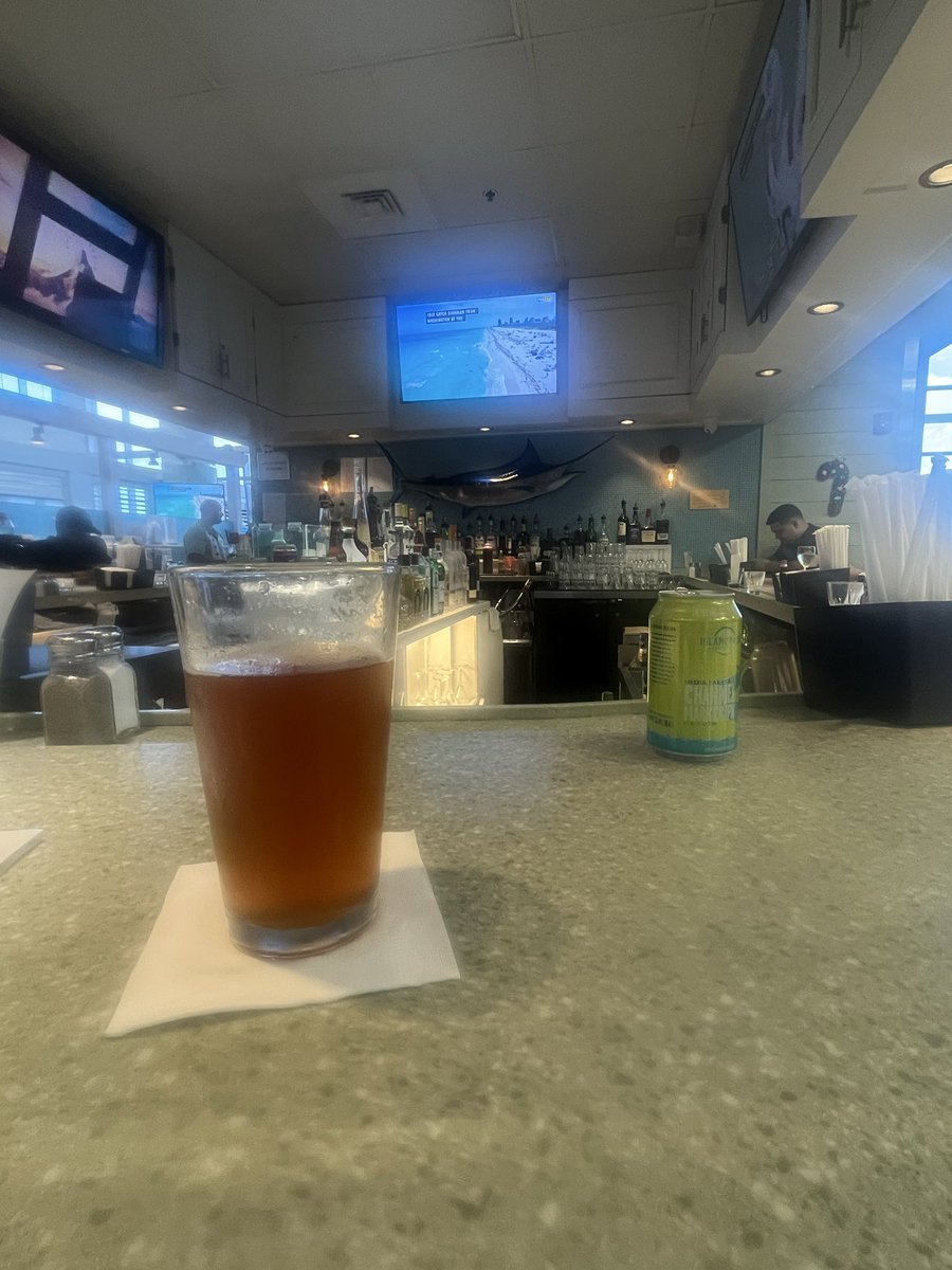 LockertonM's tweet photo. Islander Bar and Grill - MIA

Sometimes in my profession of being a professional college football bettor and airport bar critic I get blessed with an experience that stays with me for years to come. The islander is one such experience. 10/10 - thread for full review https://t.co/Jljcwi2L6m