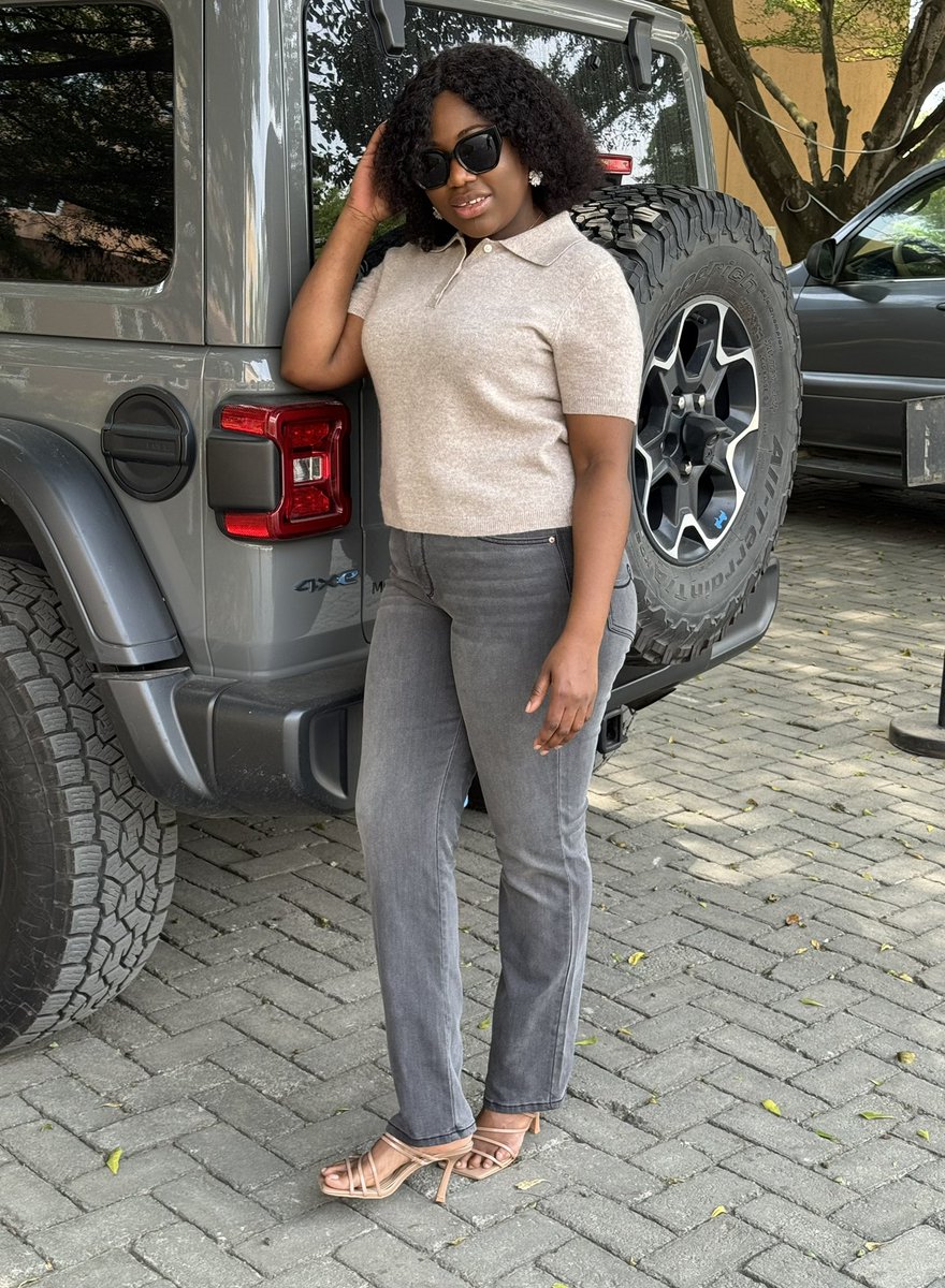 FavorGrace90's tweet image. I just dey snap picture anyhow, joblessness no too good😀❤️