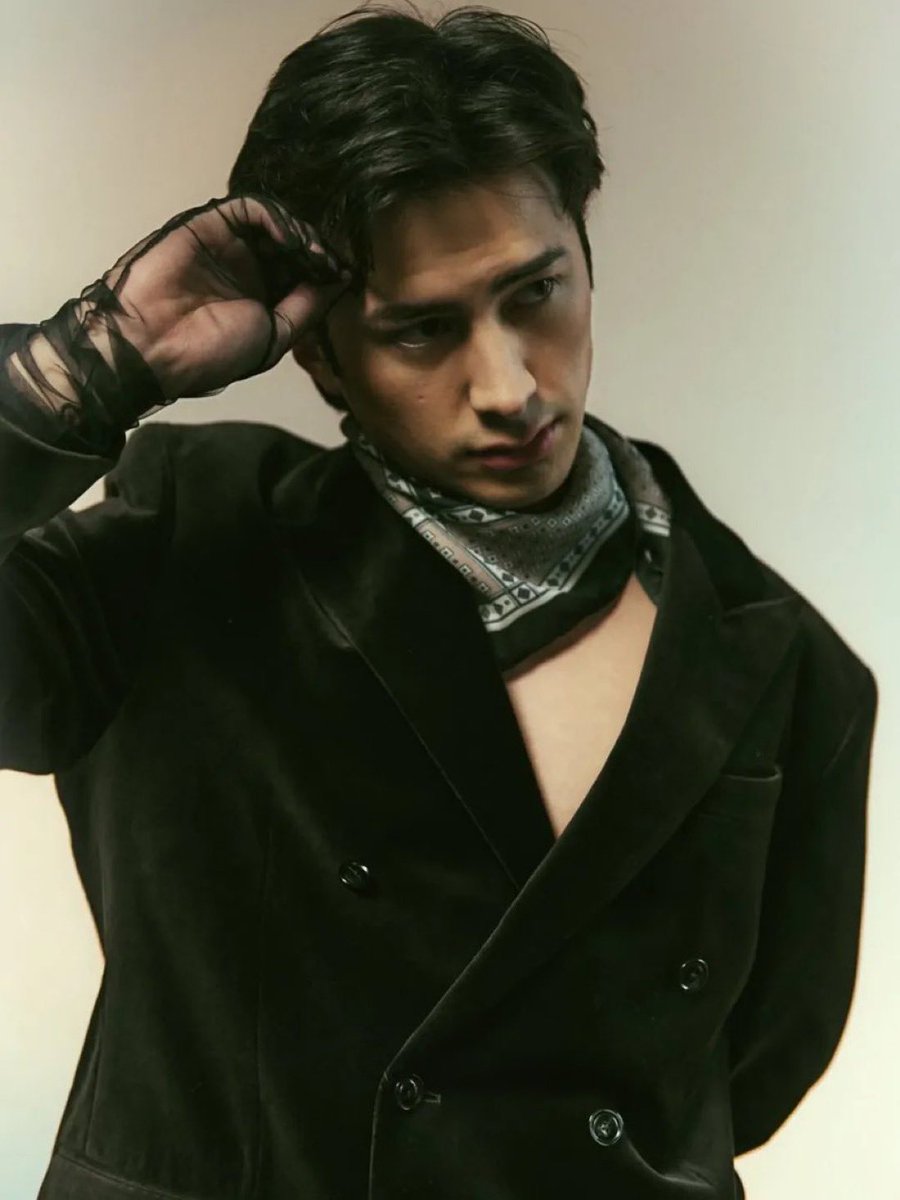 mady1ynn's tweet image. jacob tierney really found the four hottest guys ever and said “now kiss”