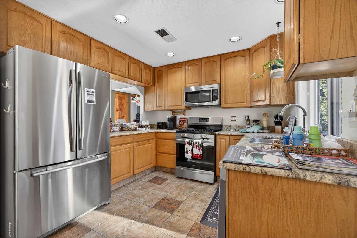 PhotoSnapABQ's tweet image. In a city with views as stunning as ours, standard photos aren't always enough. Whether it’s a sprawling estate in the North Valley or a gem in the Sandia foothills, @PhotoSnapABQ captures the full picture with HDR photos and cinematic video tours. #Albuquerque #RealEstate