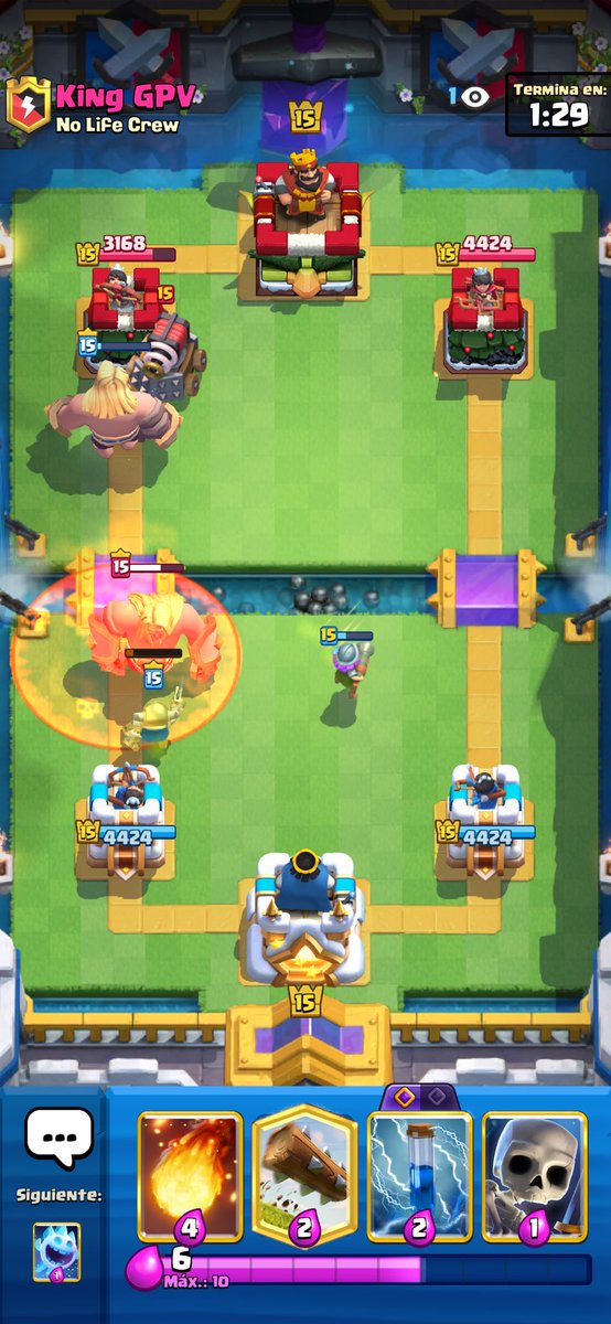 KevinVadilloC's tweet photo. Alguien sabe porque no me salen las habilidades de los héroes? En batallas de clanes? #ClashRoyale https://t.co/HEKDxcrKIl